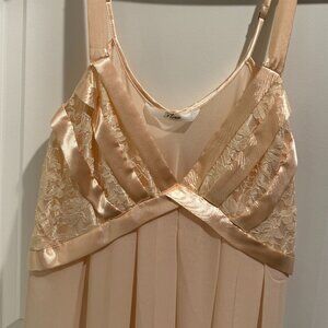 Vintage dress/night gown